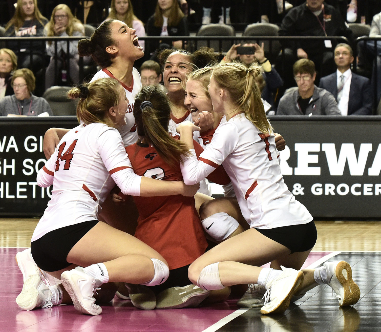 Cedar Falls vs West Des Moines Valley state volleyball